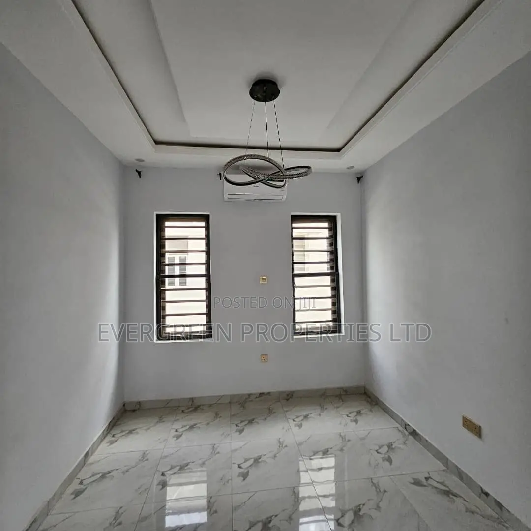 4bdrm Duplex in Akobo for rent
