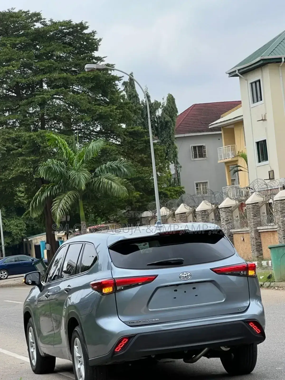 Toyota Highlander LE AWD 2020 Blue