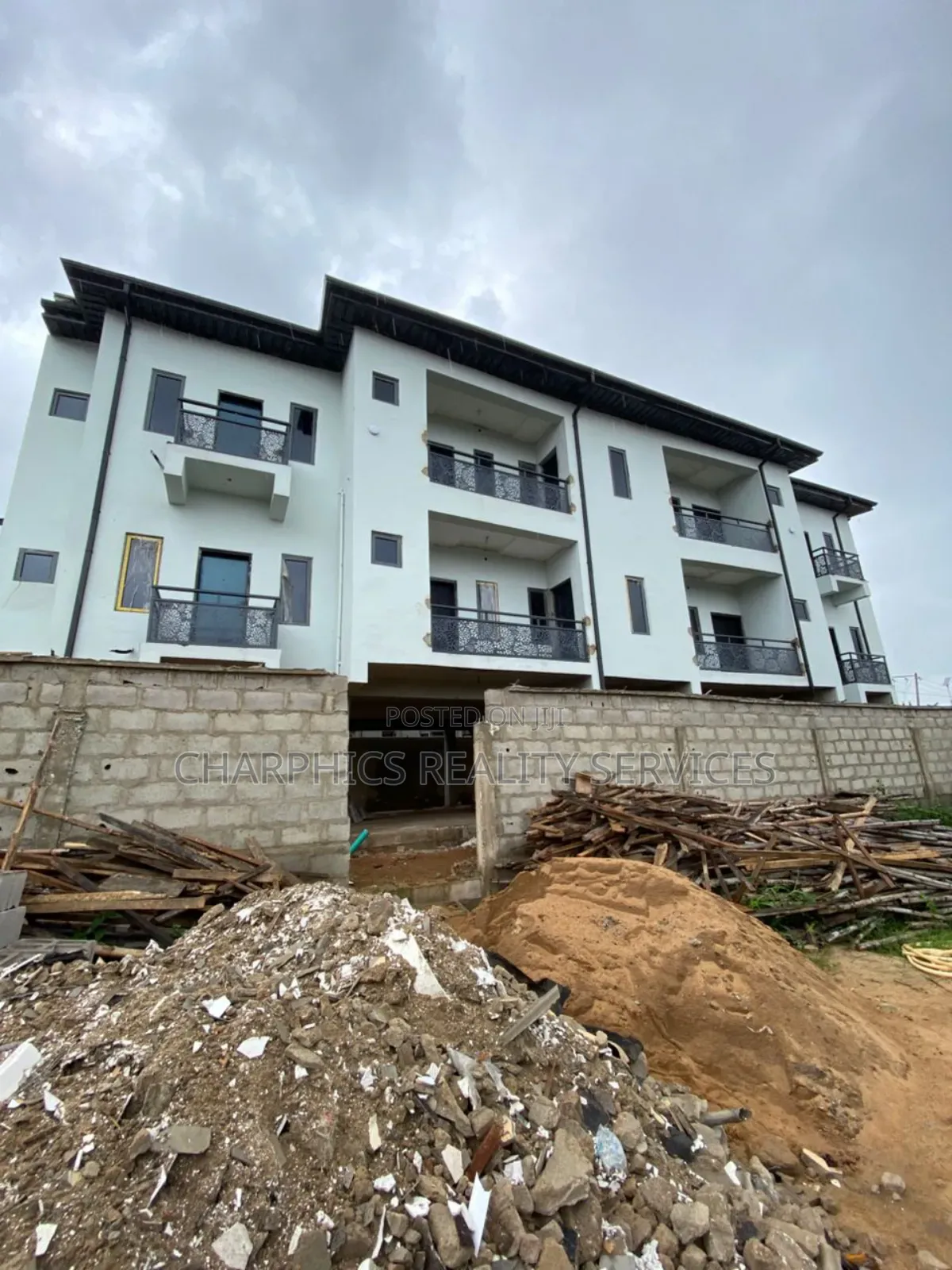 2bdrm Apartment in GRA Phase 1 for sale