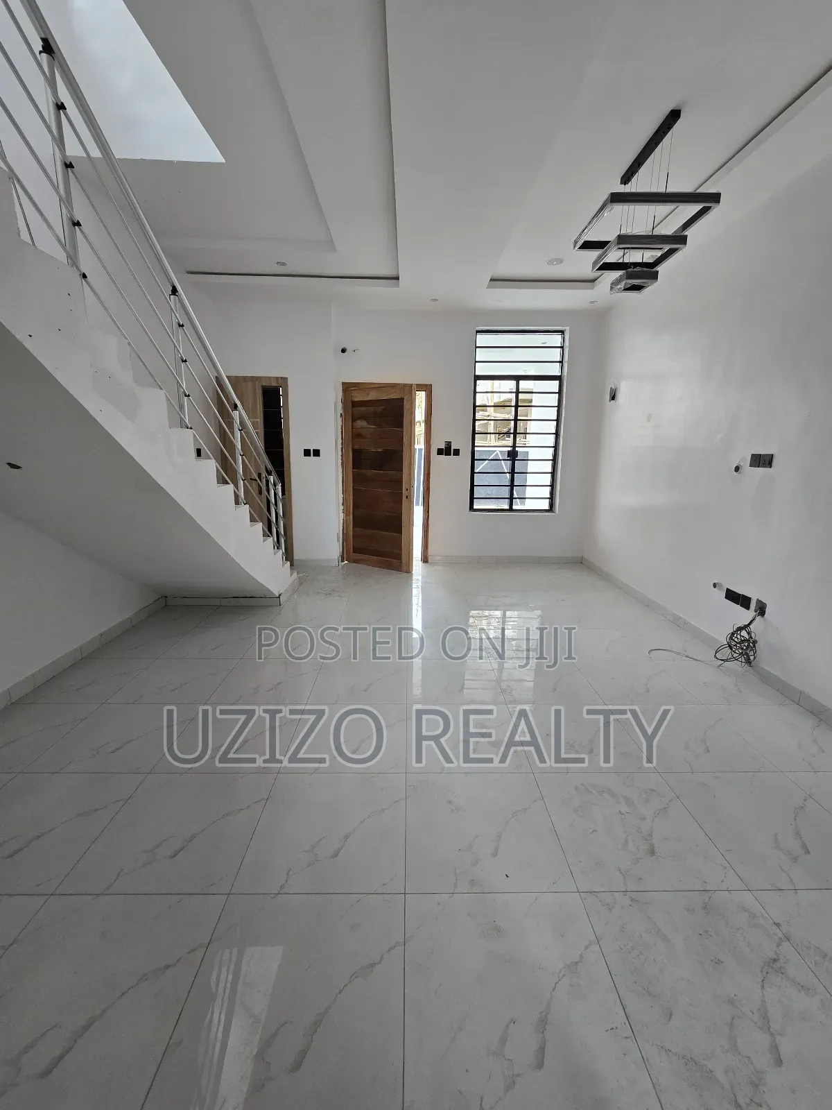 Furnished 4bdrm Townhouse/Terrace in Chevron for Sale