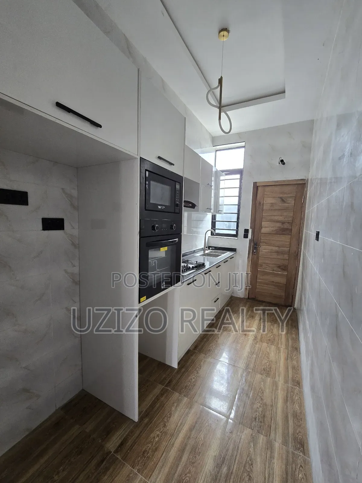 Furnished 4bdrm Townhouse/Terrace in Chevron for Sale
