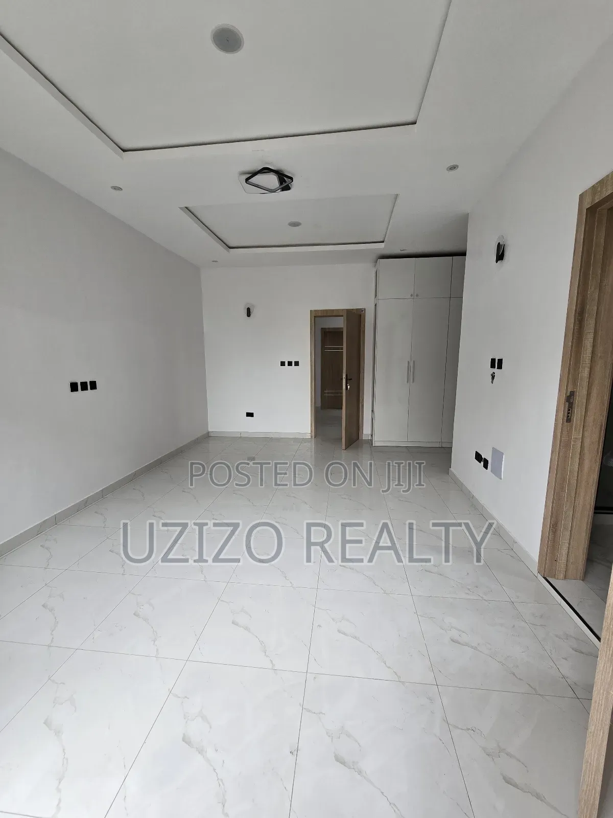 Furnished 4bdrm Townhouse/Terrace in Chevron for Sale