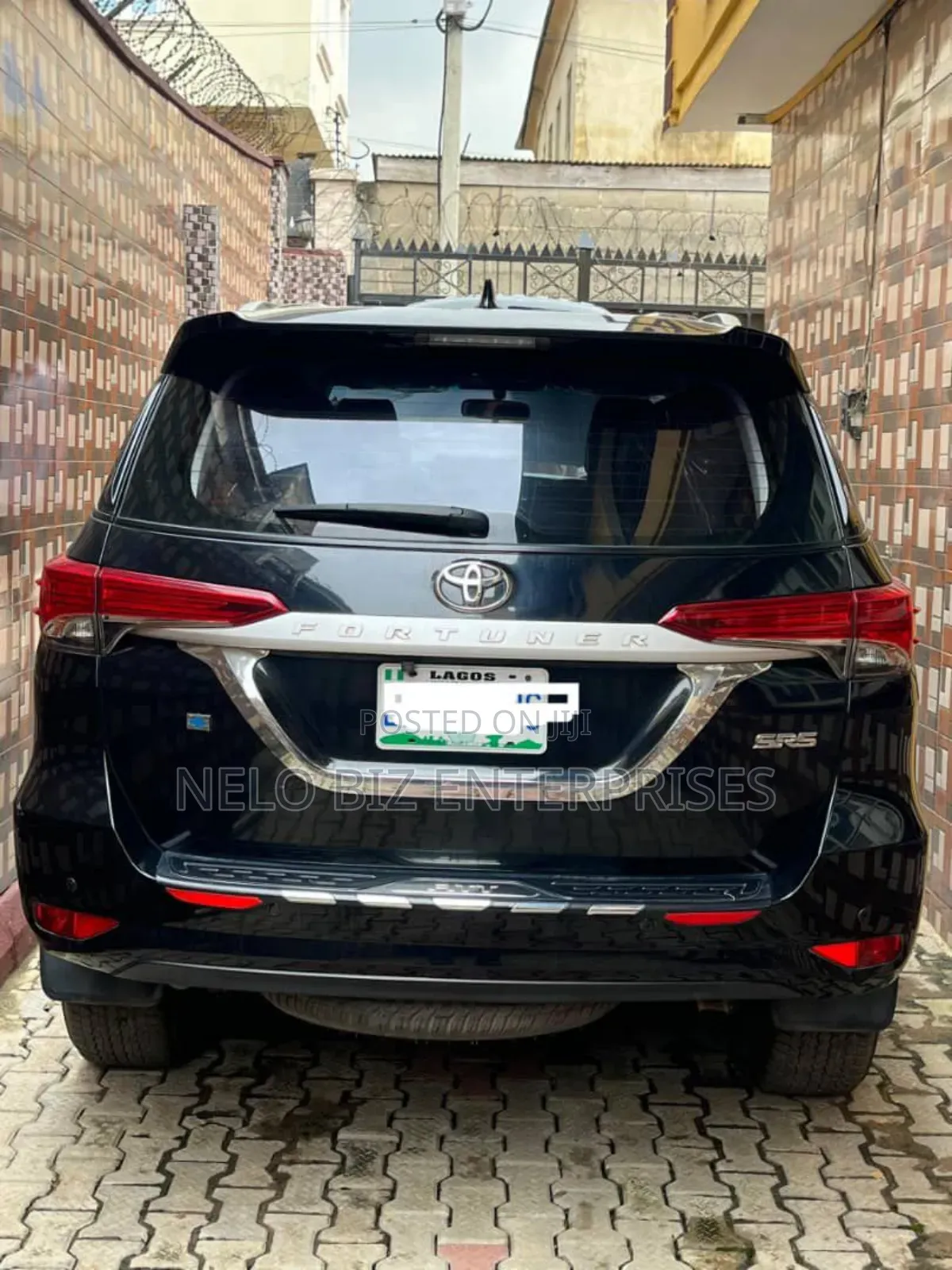 Toyota Fortuner 2022 Black