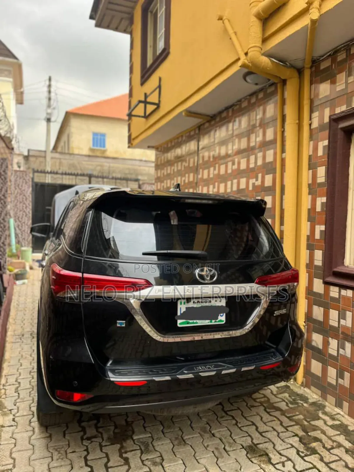 Toyota Fortuner 2022 Black