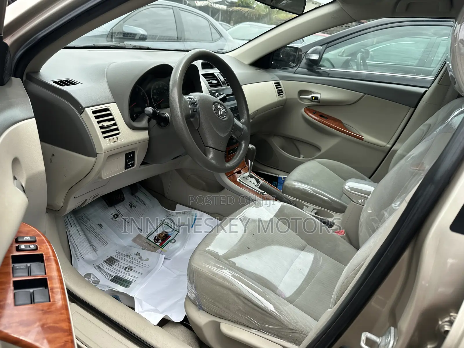 Toyota Corolla LE 4dr Sedan (1.8L 4cyl 4A) 2010 Gold