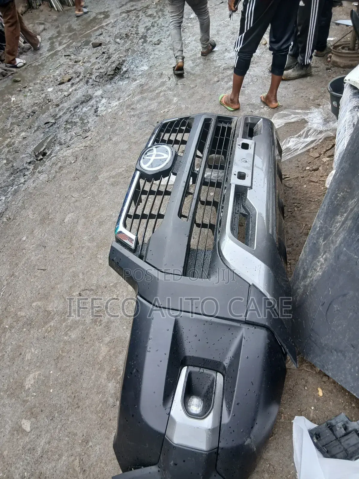 Complete Front Bumper Hilux 2020