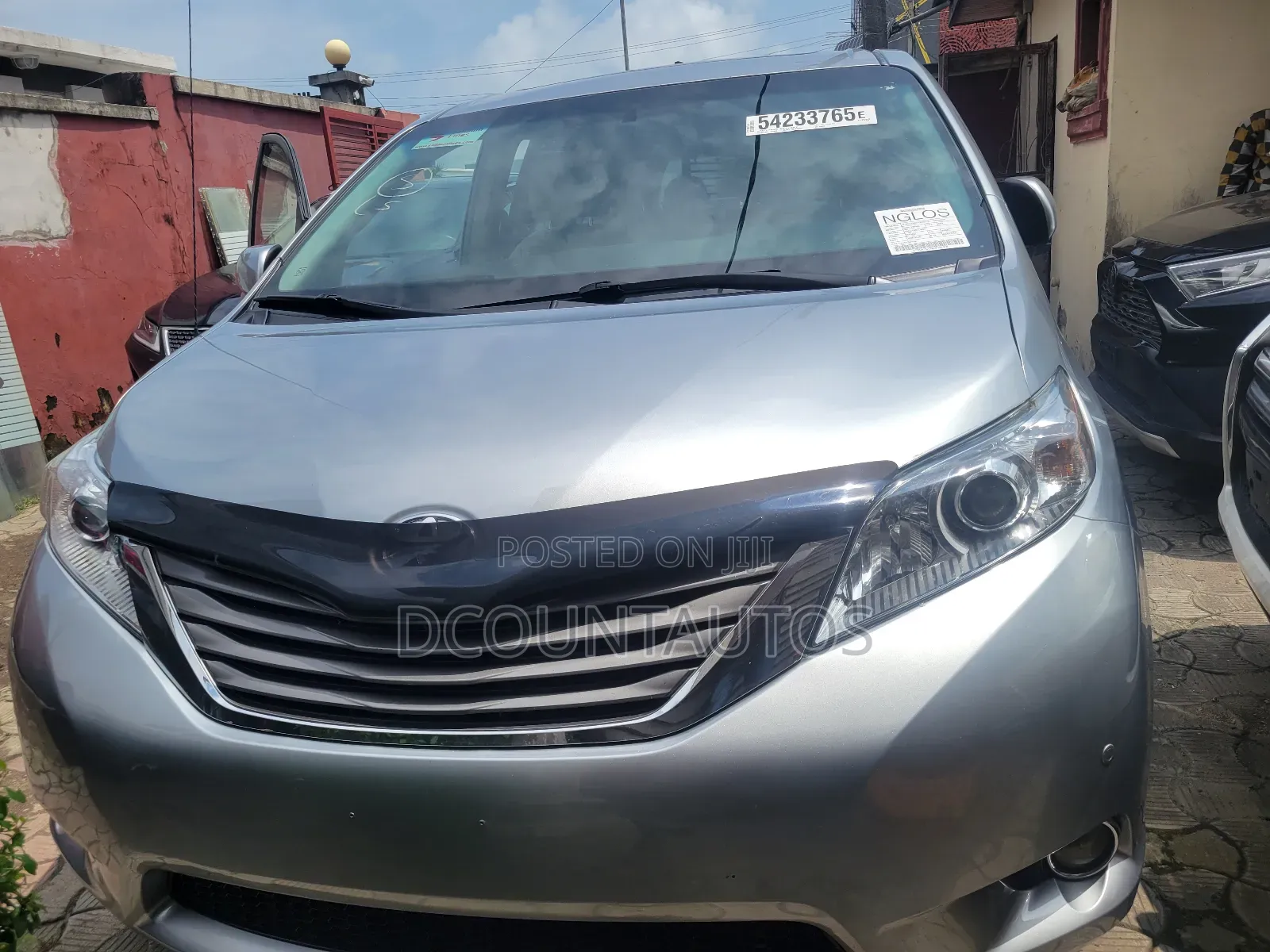 Toyota Sienna XLE AWD 7-Passenger 2013 Silver