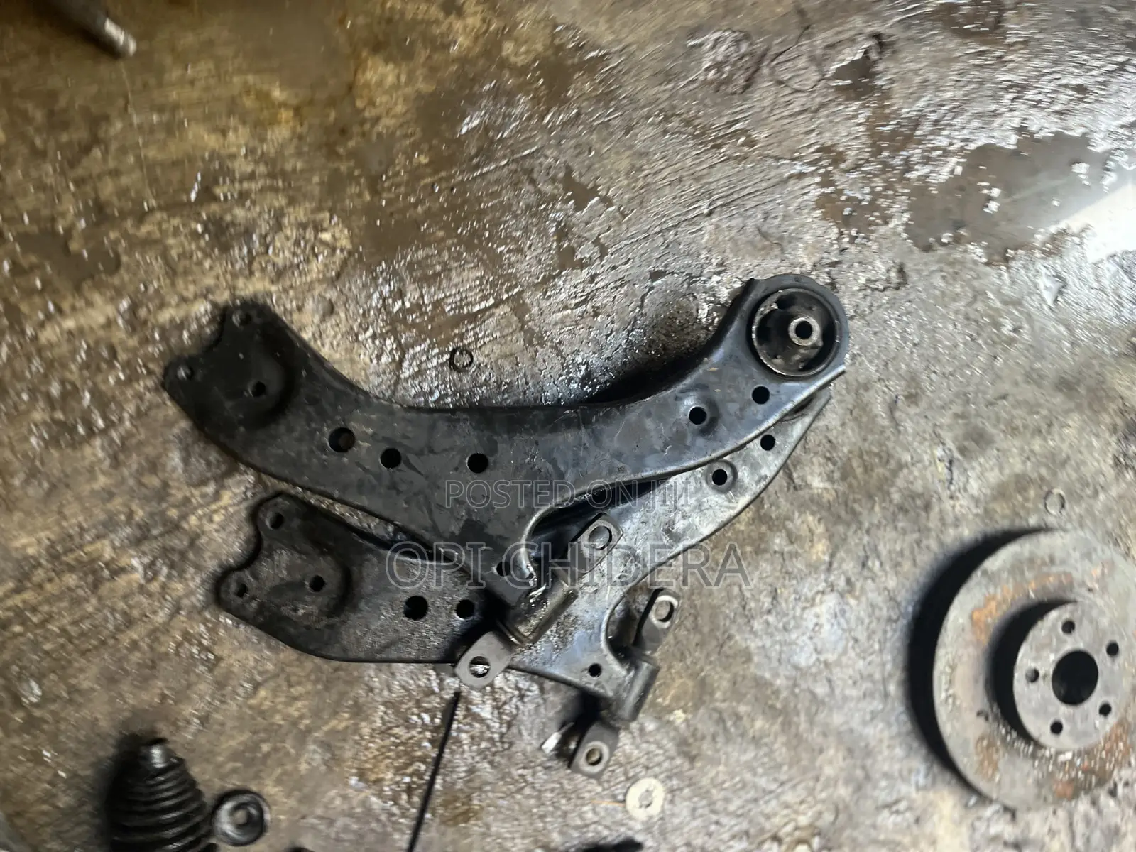 Tokunbo Lower Arm (Control Arm) Toyota Camry 2020