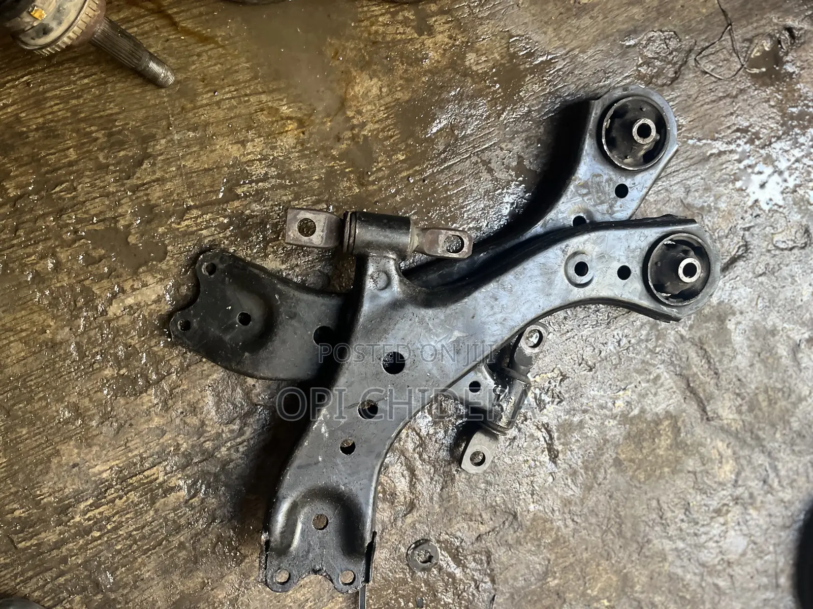Tokunbo Lower Arm (Control Arm) Toyota Camry 2020