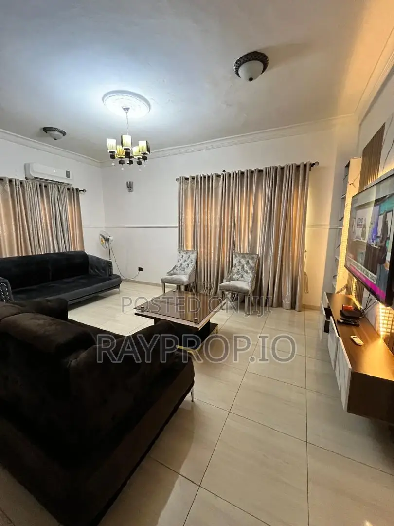 750863qh - 3 Bedroom Shortlet in Ajah