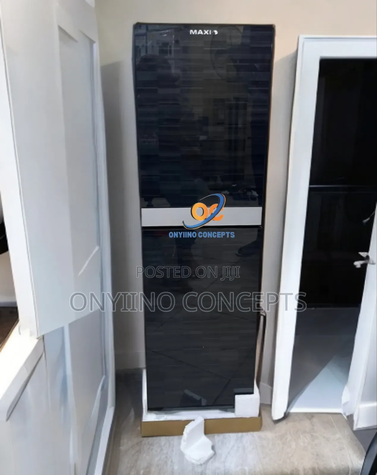 **Maxi Water Dispenser With Refrigerator**