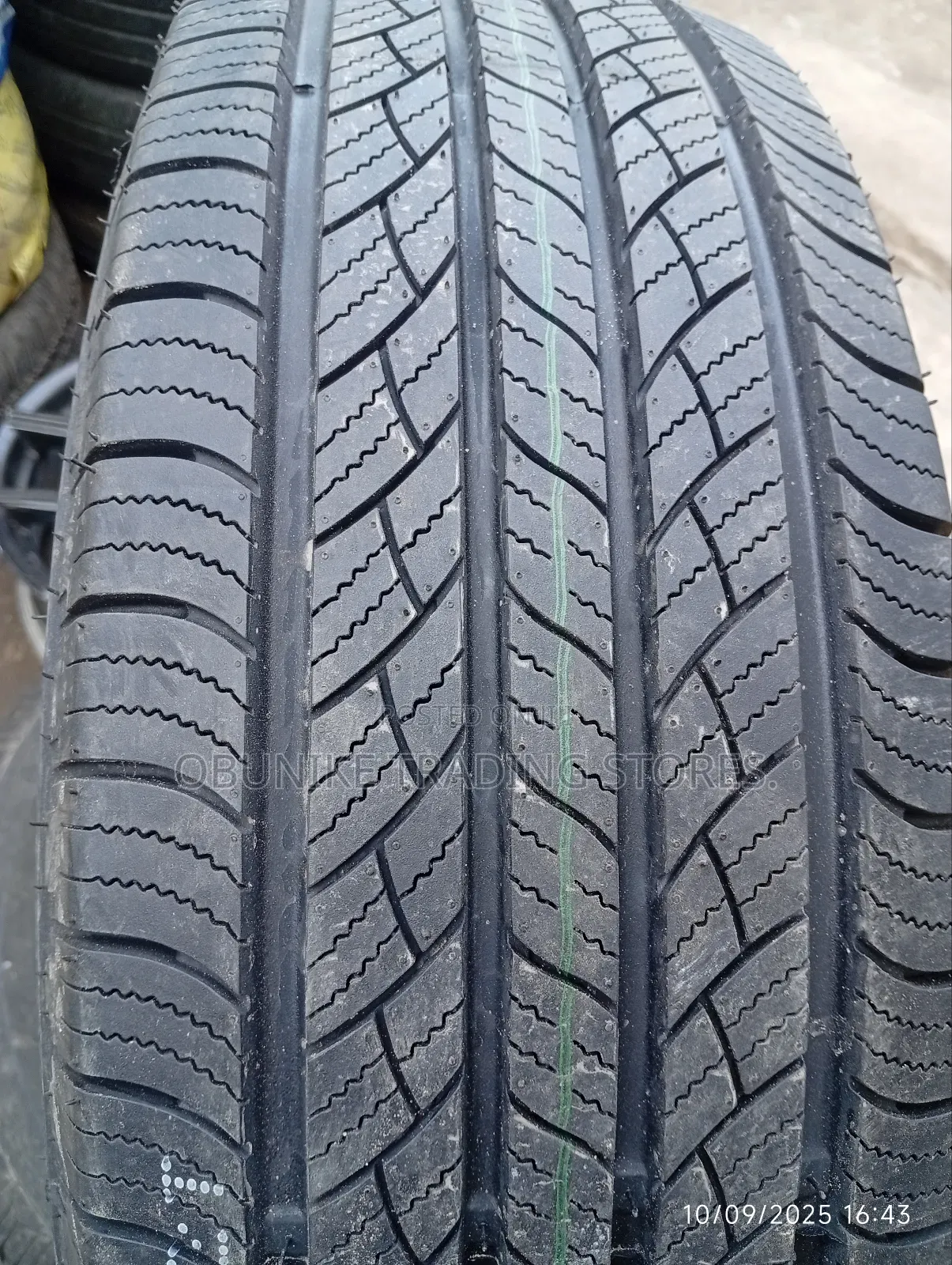 235/65r17 Boto Tyre