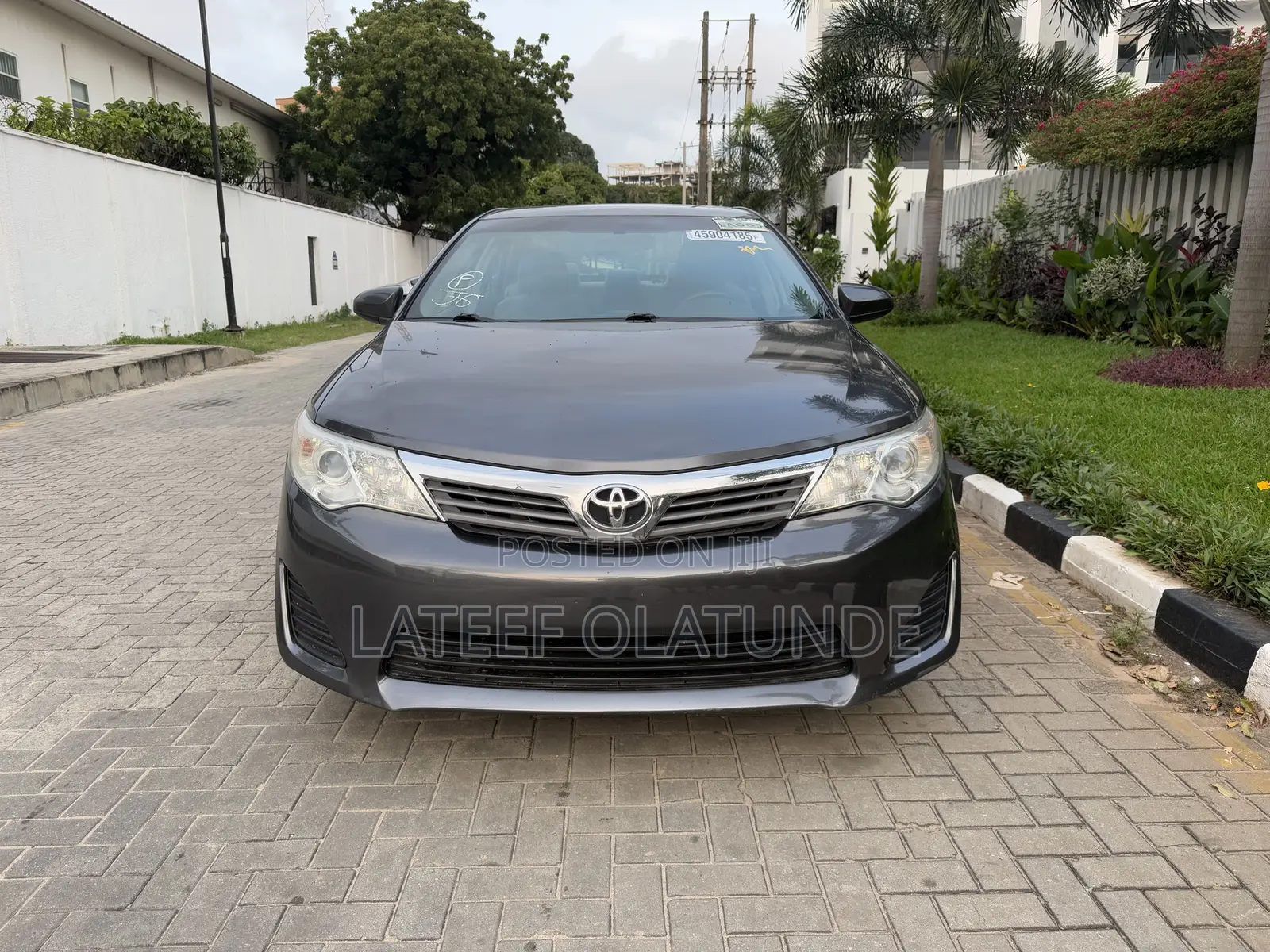 Toyota Camry LE 4dr Sedan (2.5L 4cyl 6A) 2014 Gray
