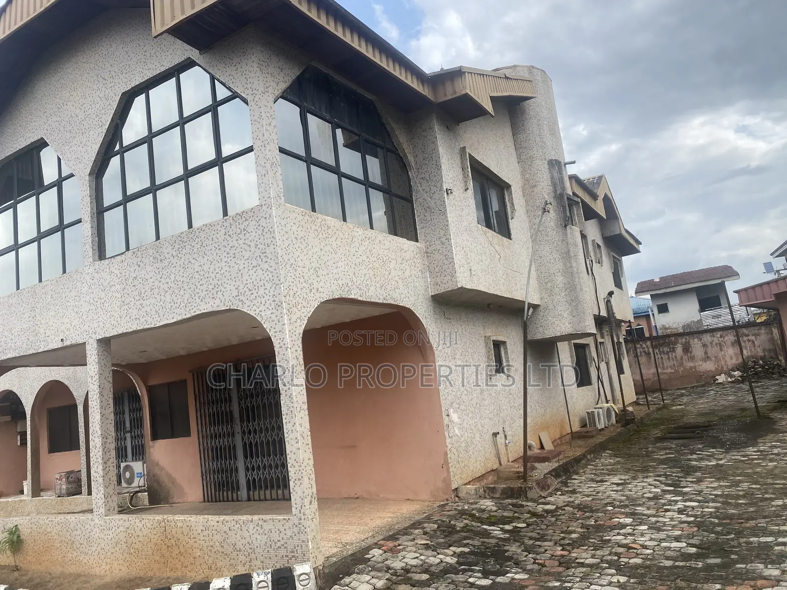 6bdrm Duplex in Benin City for sale