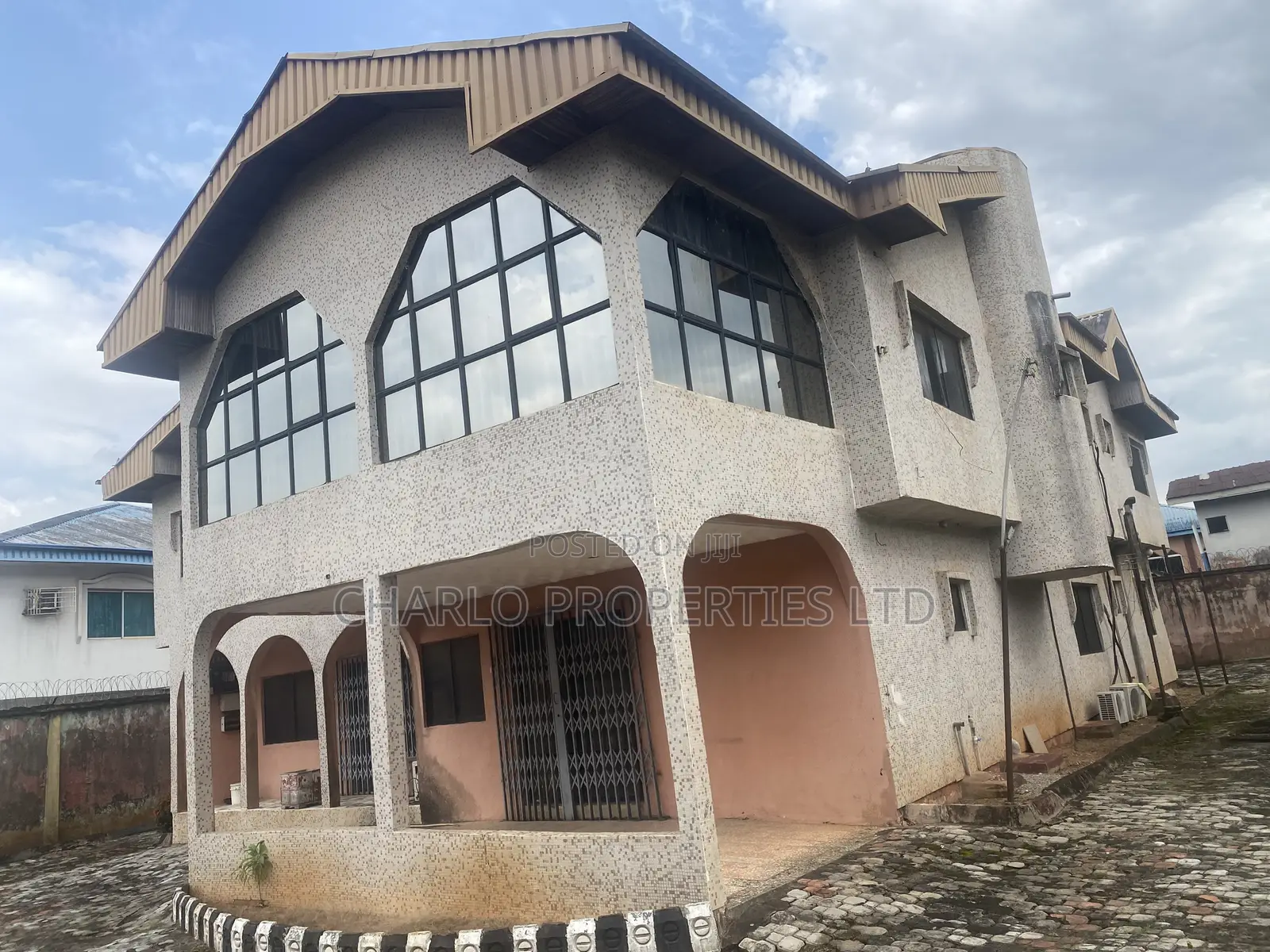 6bdrm Duplex in Benin City for sale