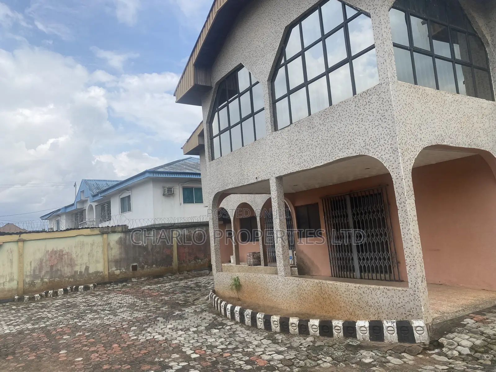 6bdrm Duplex in Benin City for sale