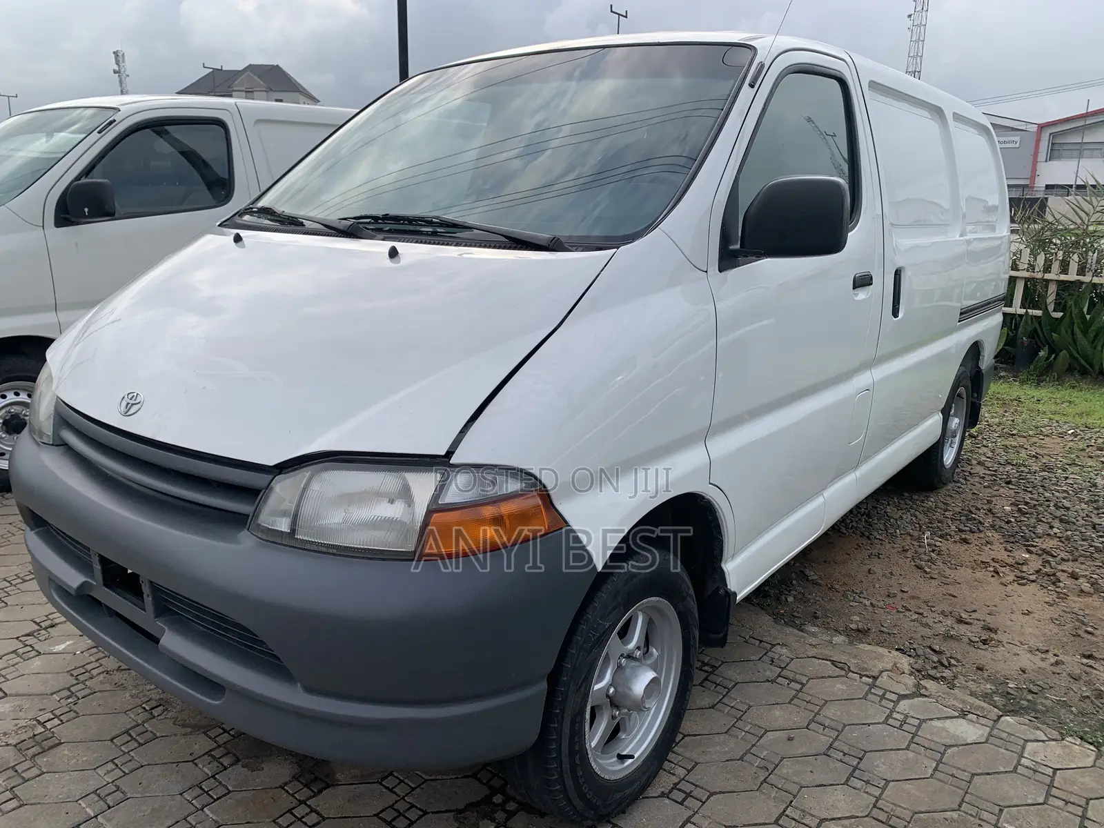 Toyota Grand HiAce 2005 White