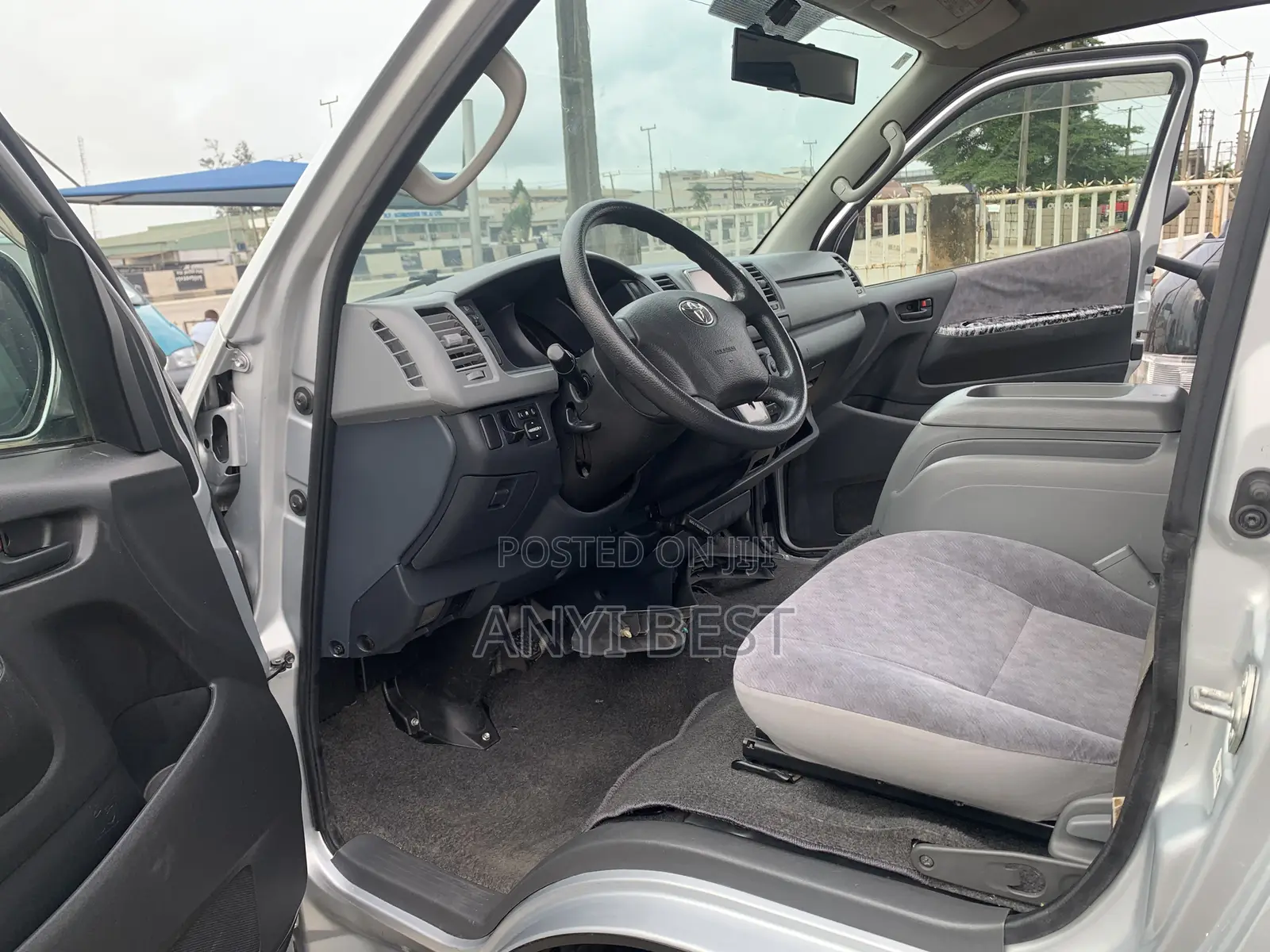 Toyota HiAce 2007 Silver