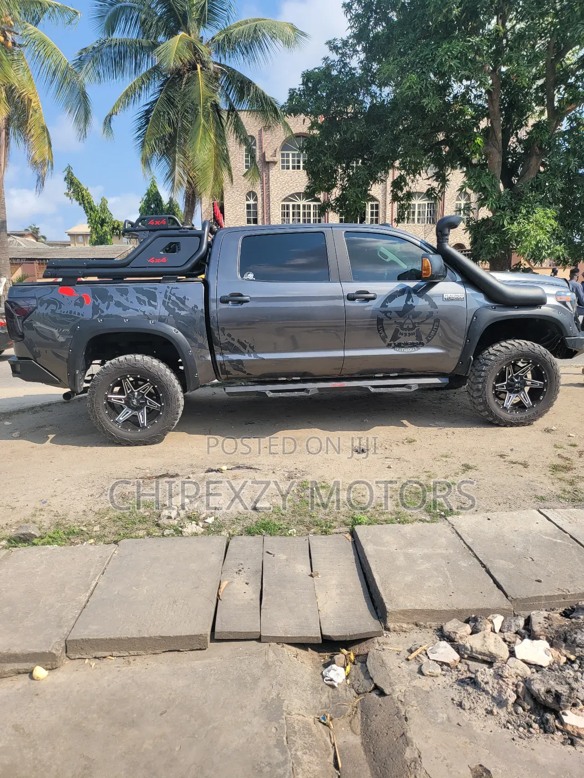 Toyota Tundra 1794 5.7L V8 w/FFV 4x4 CrewMax 5.6 ft. box 145.7 in. WB