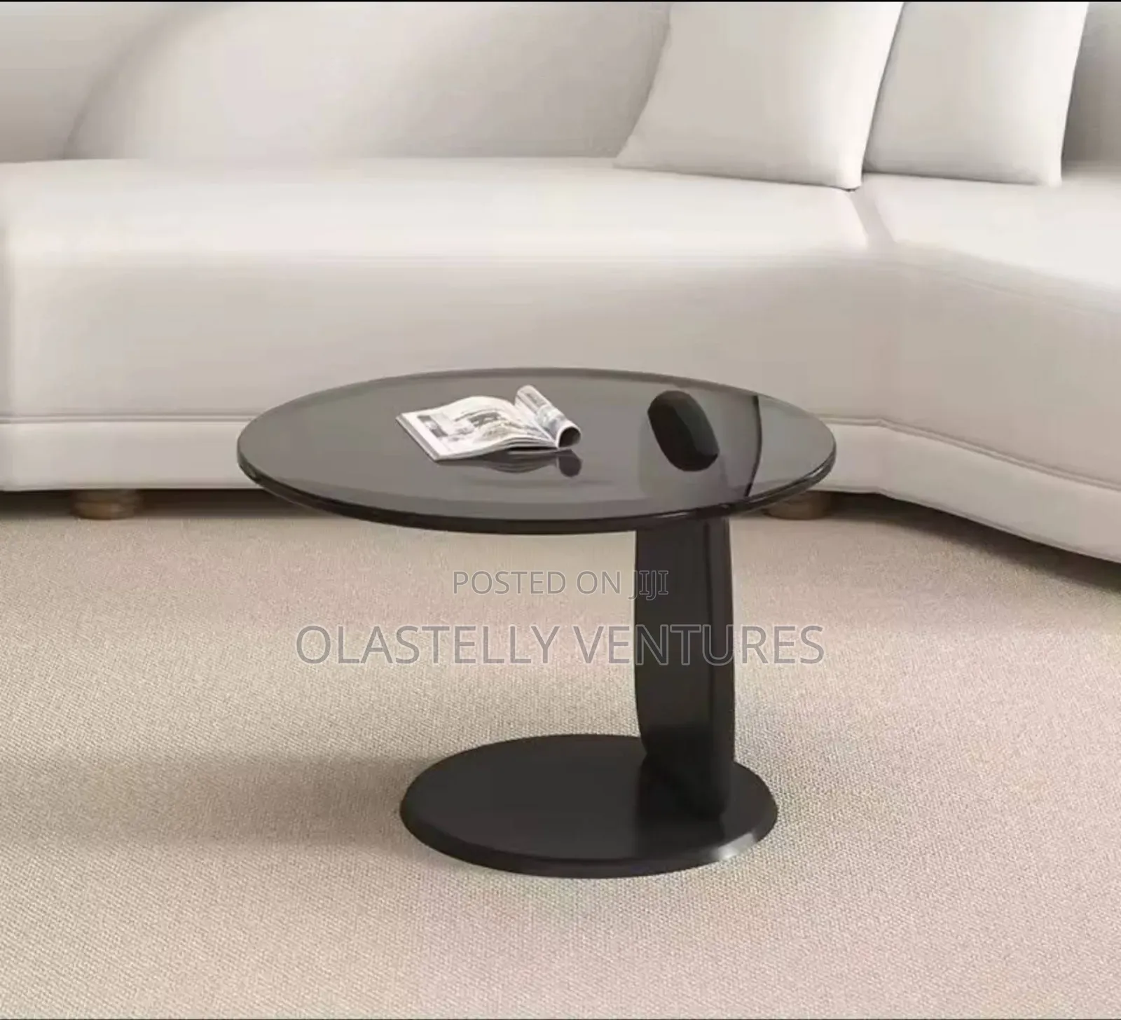 Round Center Table Glass Aesthetic Furniture 
Size: 90cm and 50cm Te