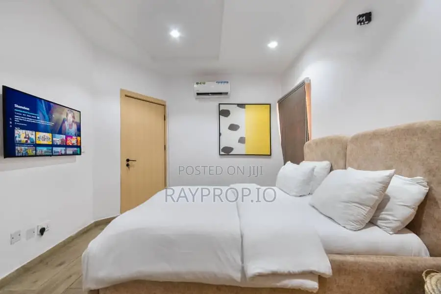 264833hz - 2 Bedroom Shortlet in Lekki Phase 1