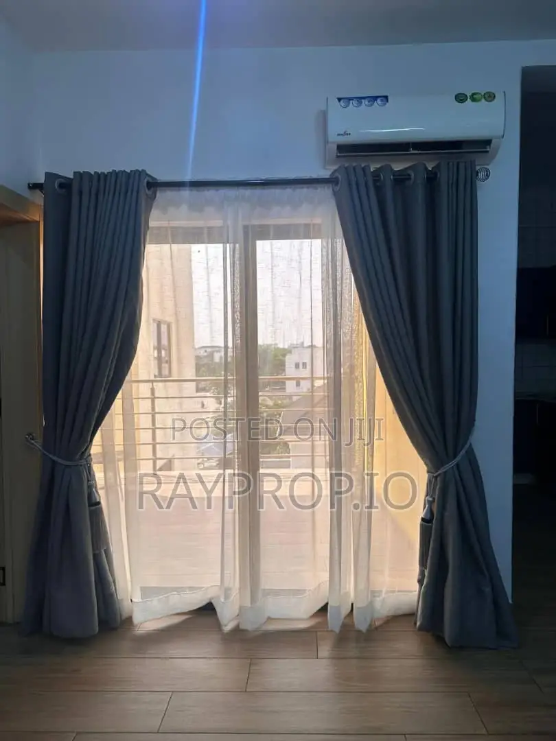 814293se - Charming 1 Bedroom Shortlet in Lekki Phase 1