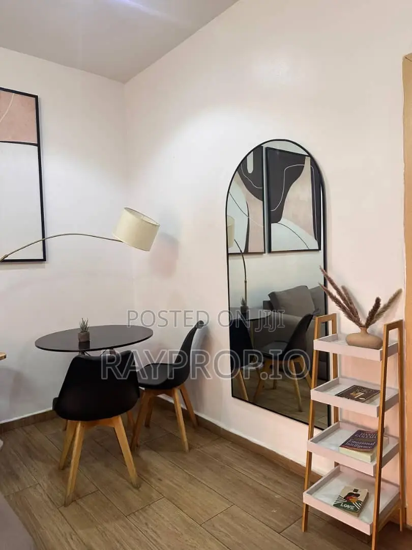 814293se - Charming 1 Bedroom Shortlet in Lekki Phase 1