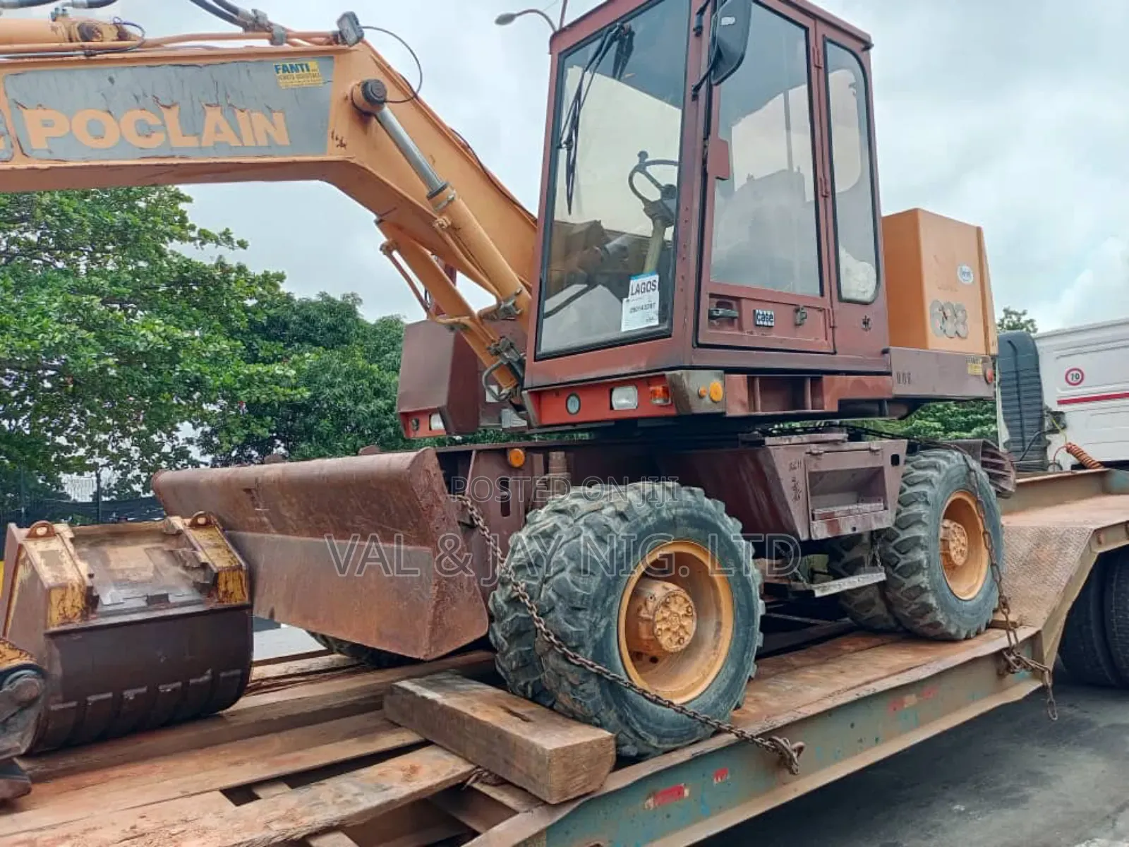 Case 688b Tyre Excavator - Foreign Use