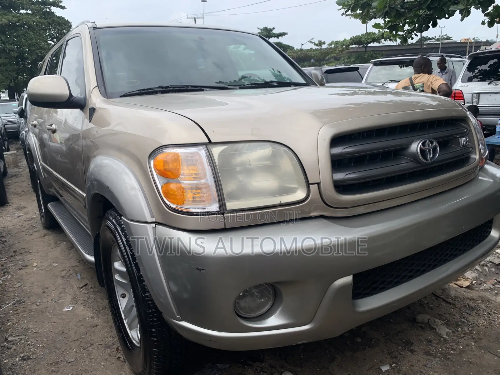 Toyota Sequoia Limited 4dr SUV 4WD (4.7L 8cyl 4A) 2004 Gold