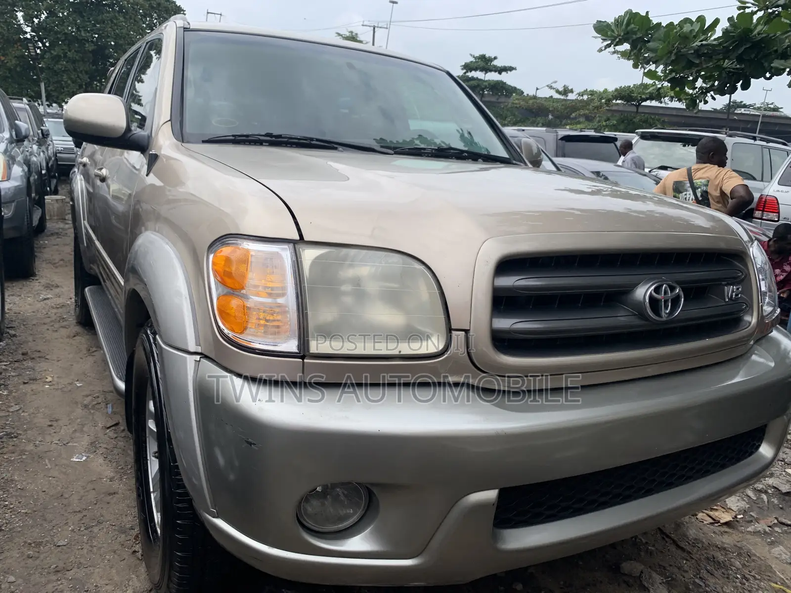 Toyota Sequoia Limited 4dr SUV 4WD (4.7L 8cyl 4A) 2004 Gold