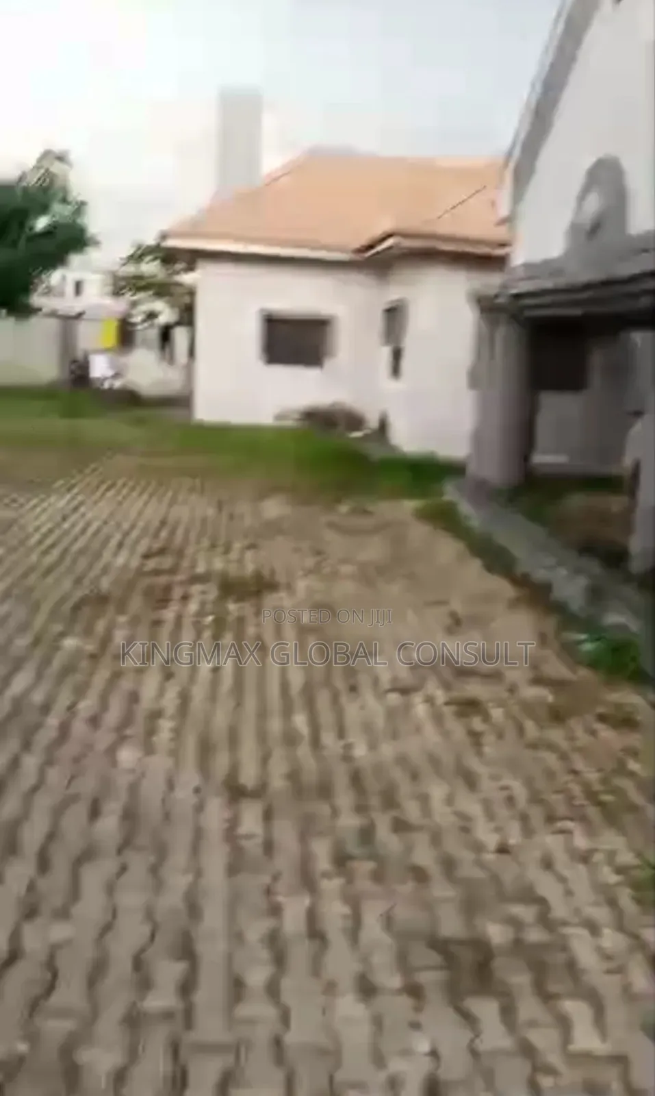 8bdrm Bungalow in Kado Abuja for sale