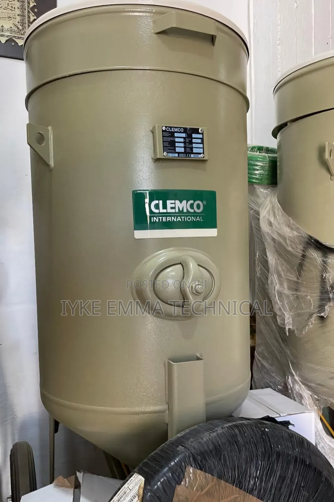 Clemco Sand Blasting Pot and All Accessories