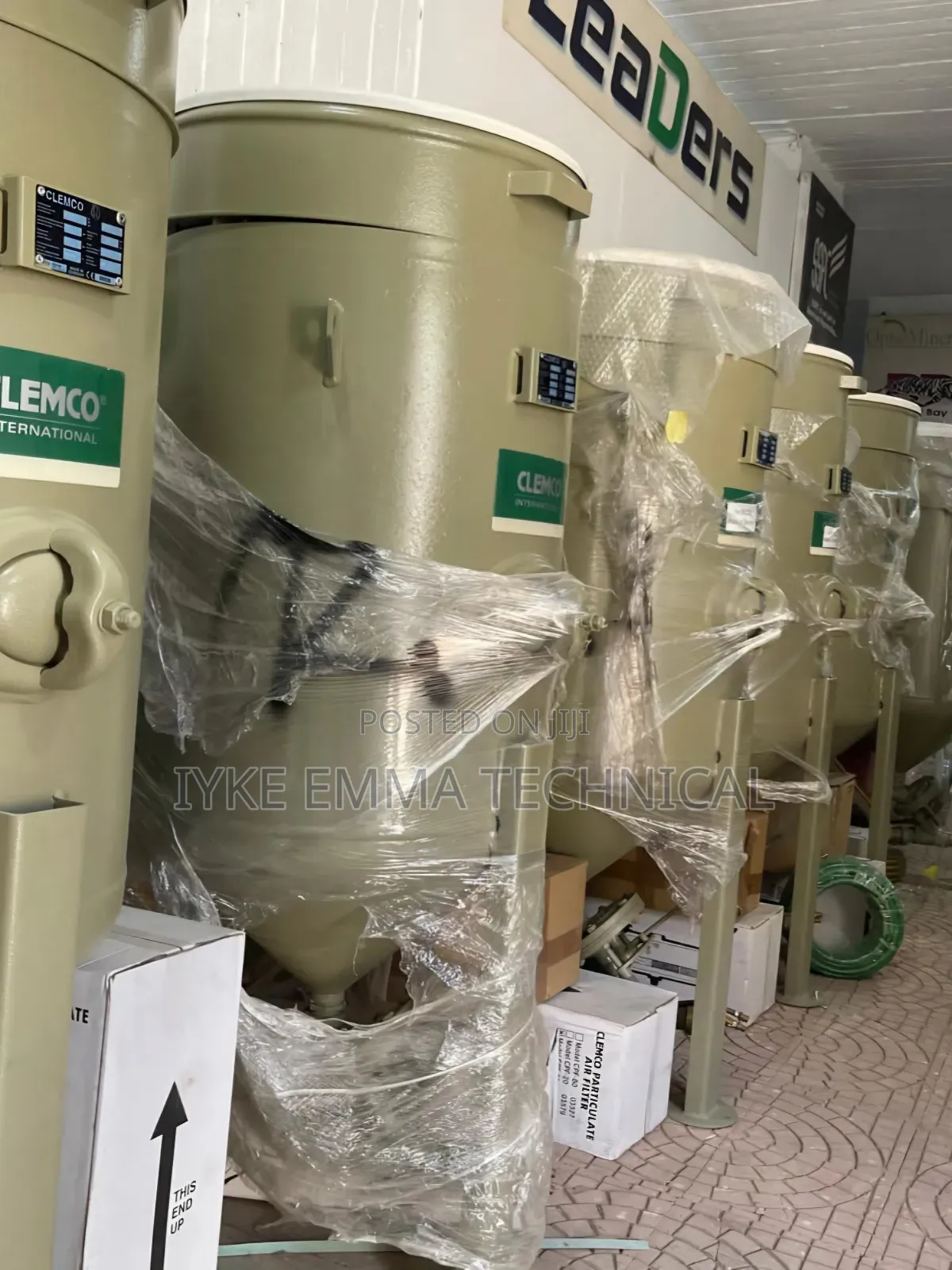 Clemco Sand Blasting Pot and All Accessories