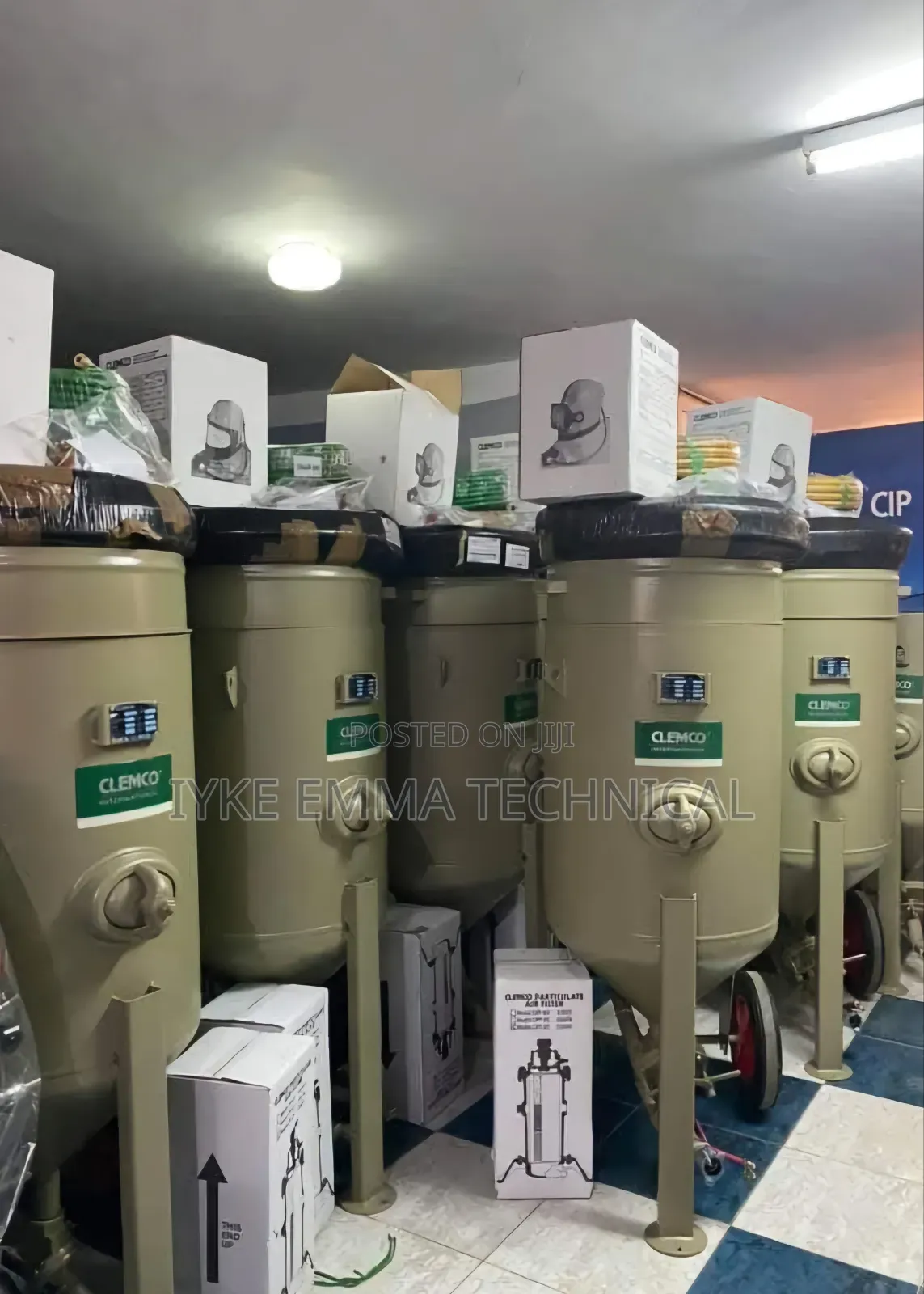 Clemco Sand Blasting Pot and All Accessories