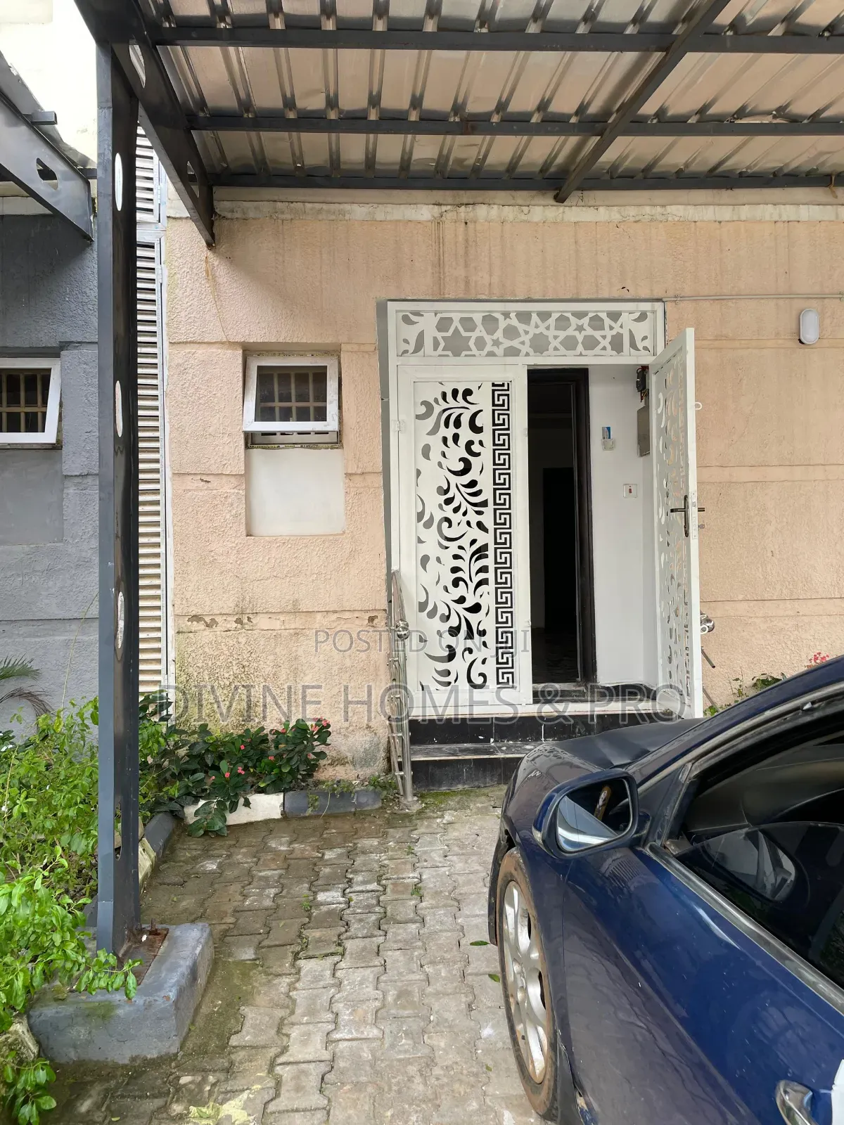 4bdrm Duplex in Life Camp for sale