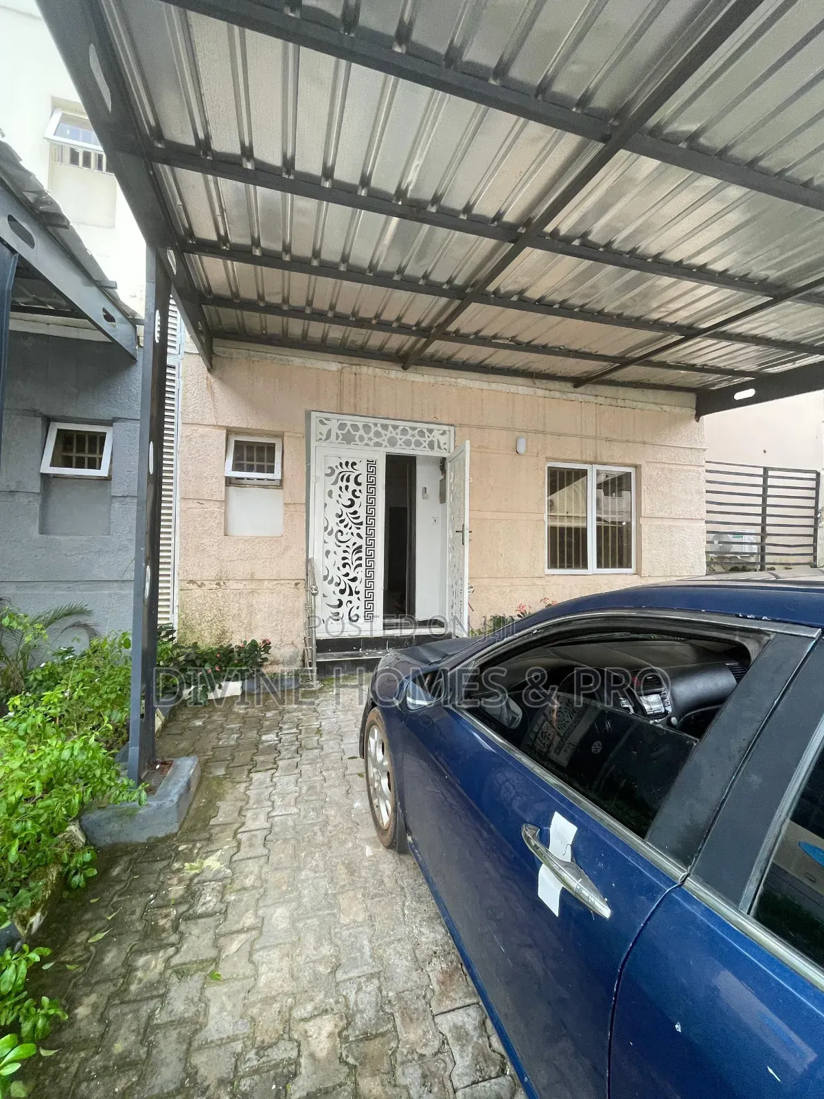 4bdrm Duplex in Life Camp for sale