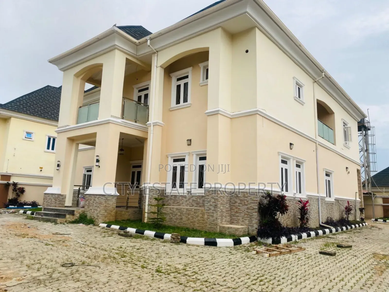 5bdrm Duplex in Efab Metropolis, Karsana for sale