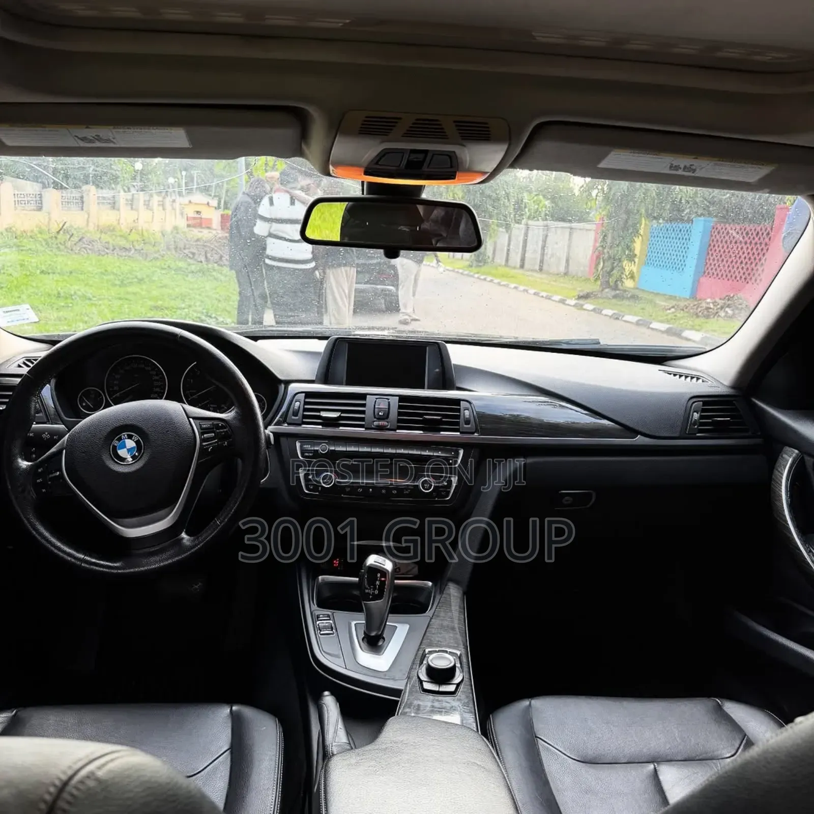 BMW 320i Sedan RWD 2013 Black