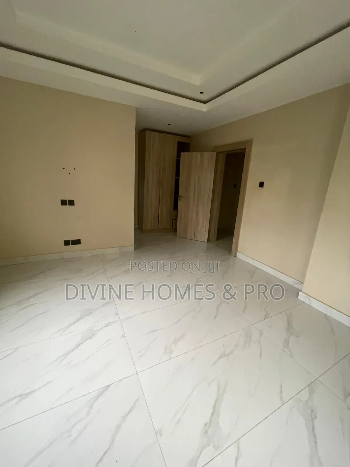 4bdrm Duplex in Life Camp for sale