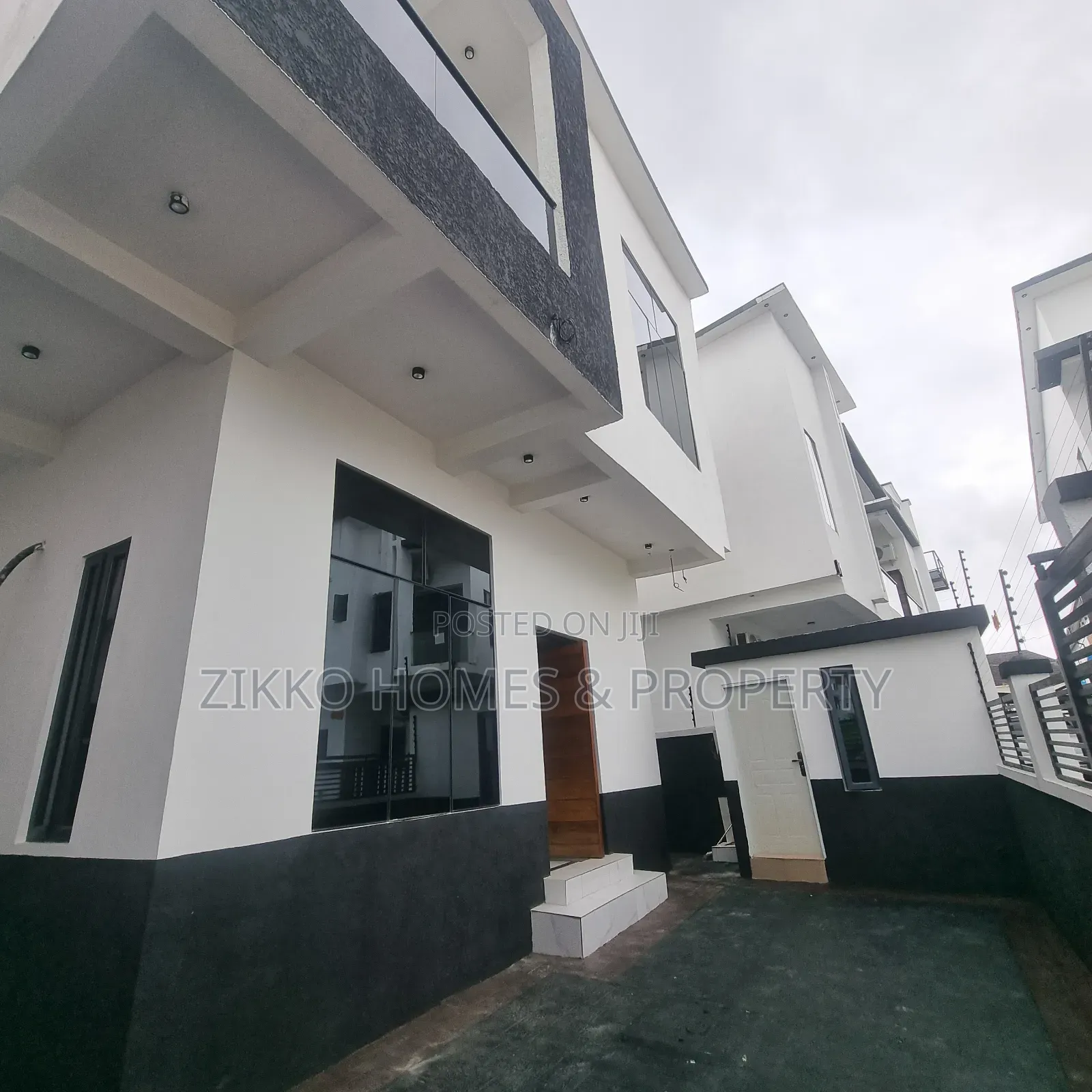 4bdrm Duplex in Abraham Adensaya, Lekki for sale