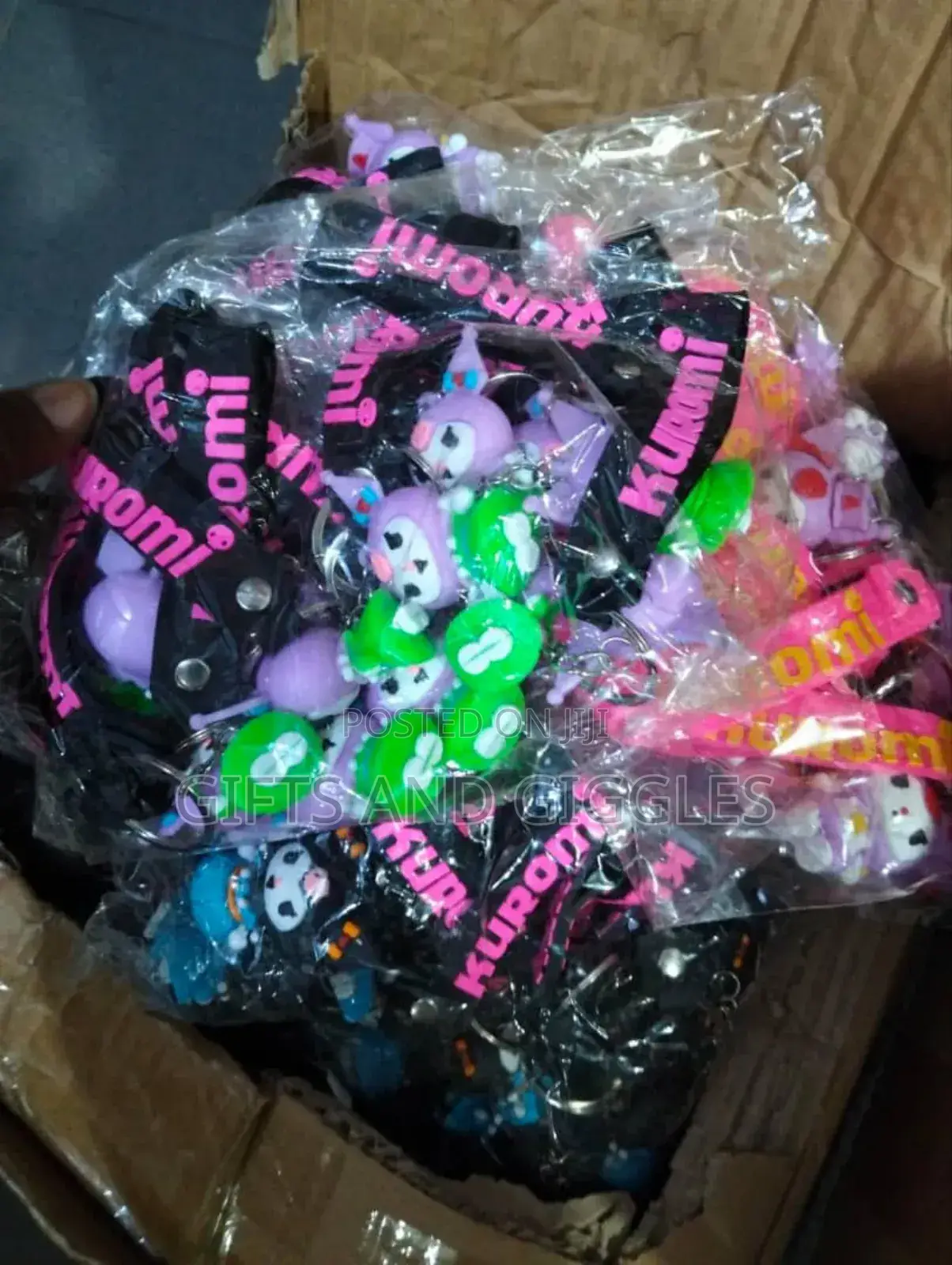 Keyrings_partypacks_by 12