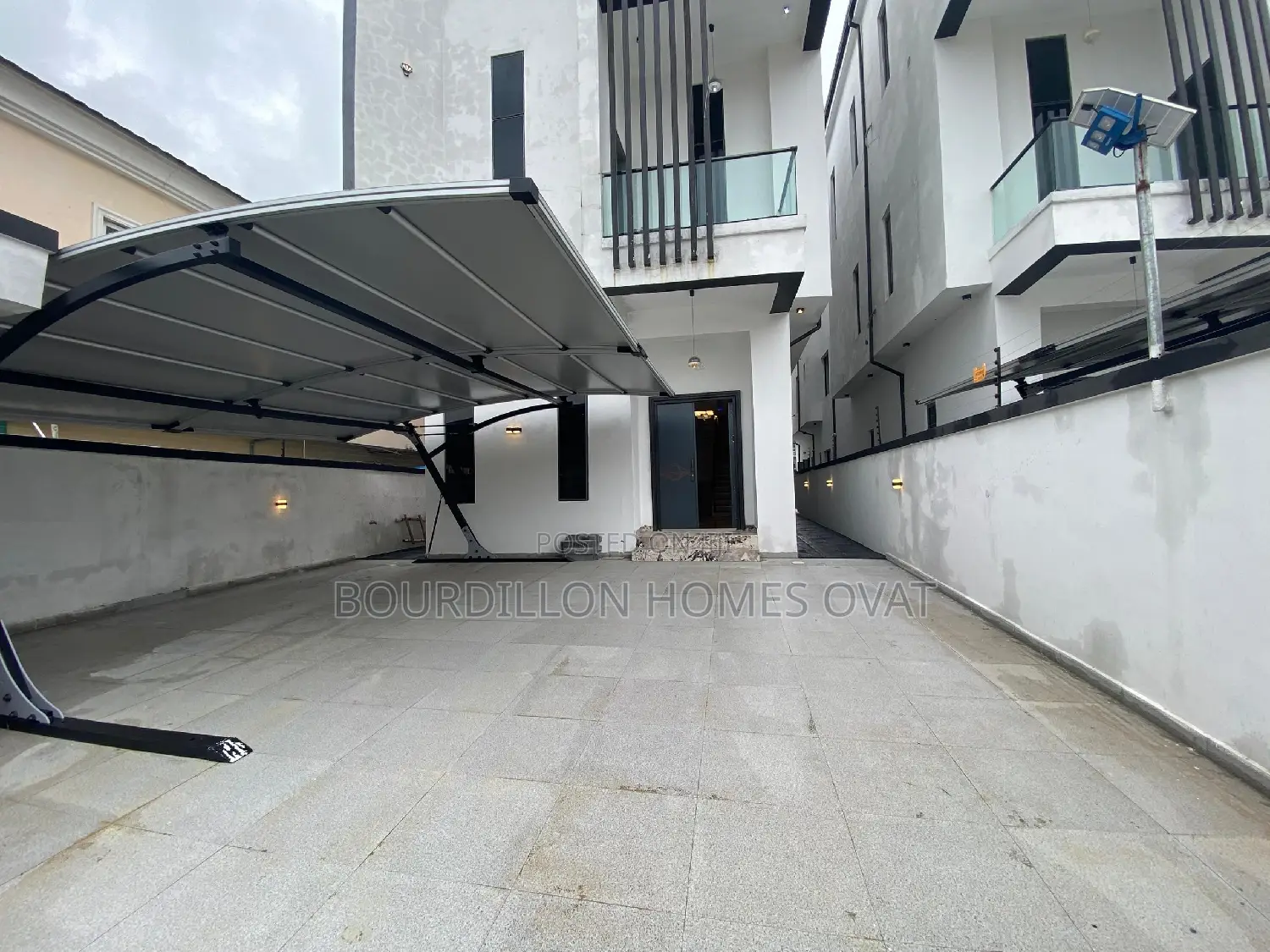 5bdrm Duplex in Ikota Villa Estate, for sale