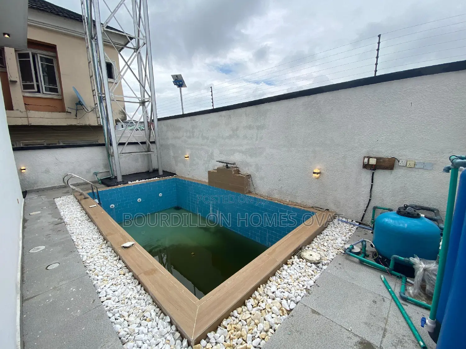 5bdrm Duplex in Ikota Villa Estate, for sale