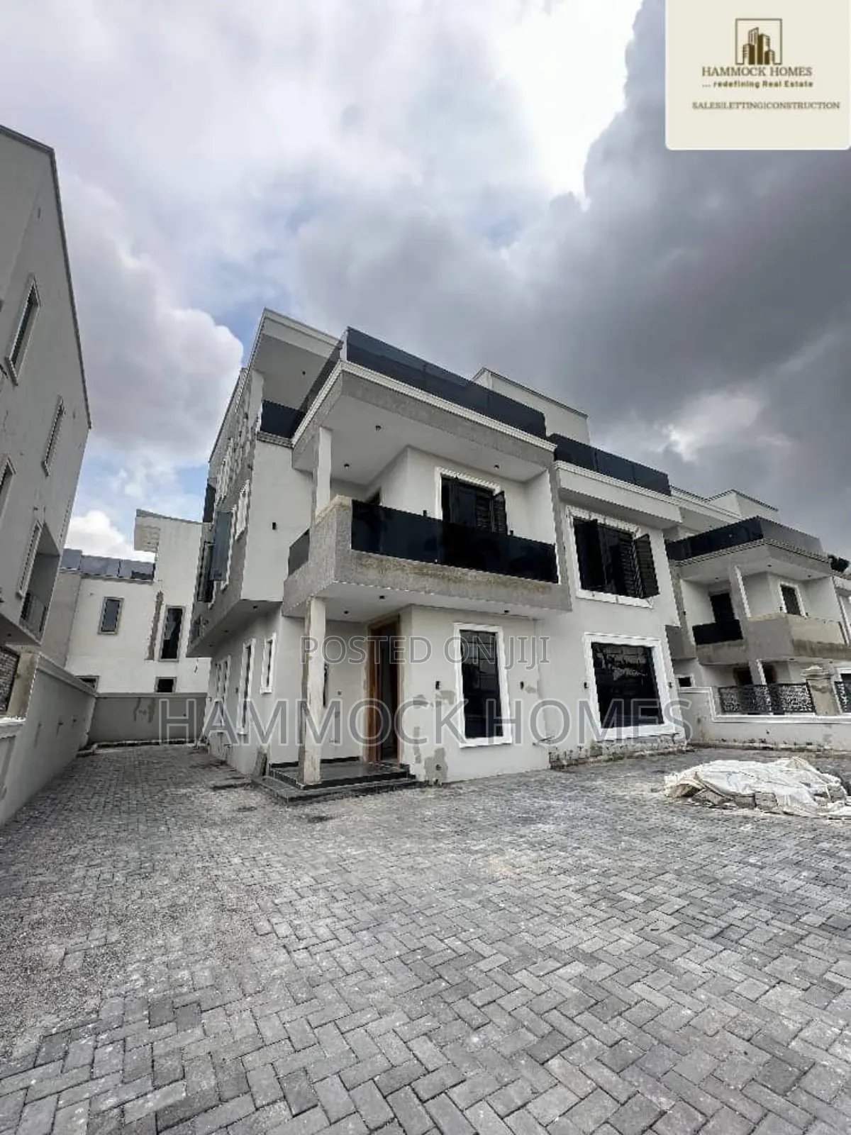 5bdrm Penthouse in Agodi Gra for sale
