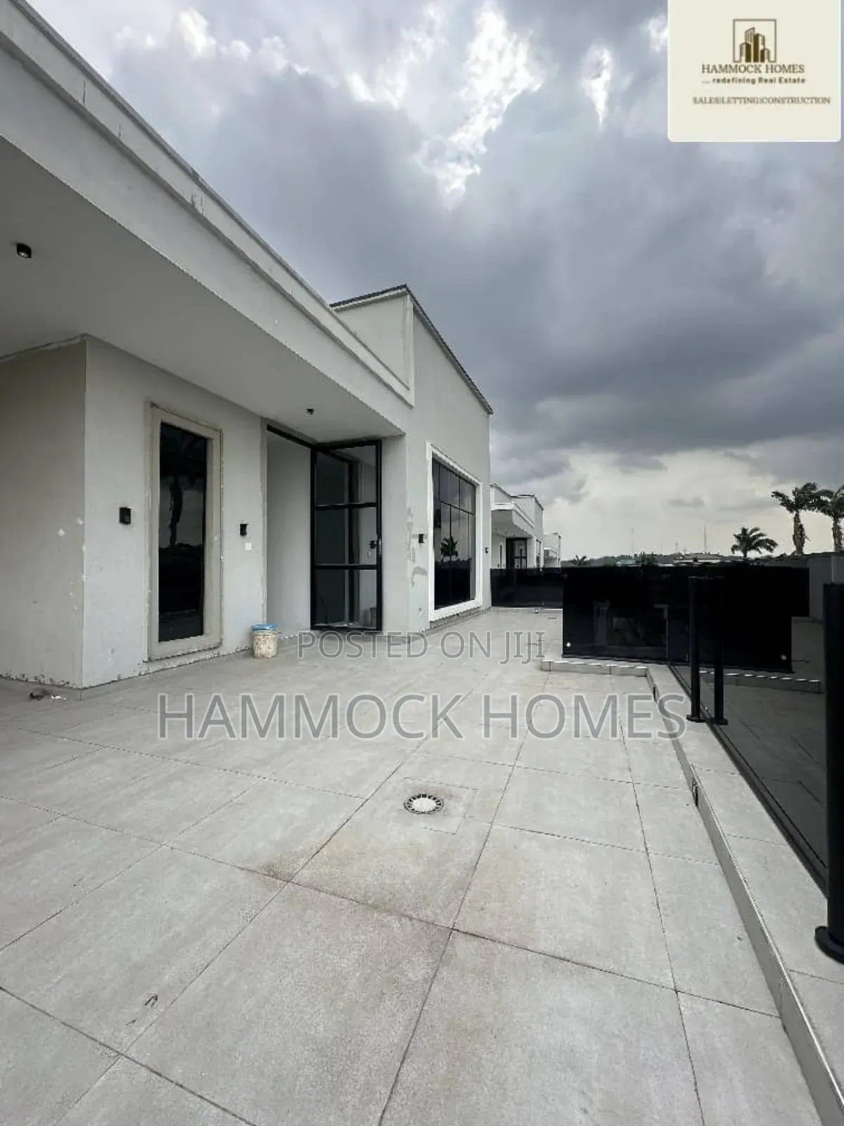 5bdrm Penthouse in Agodi Gra for sale