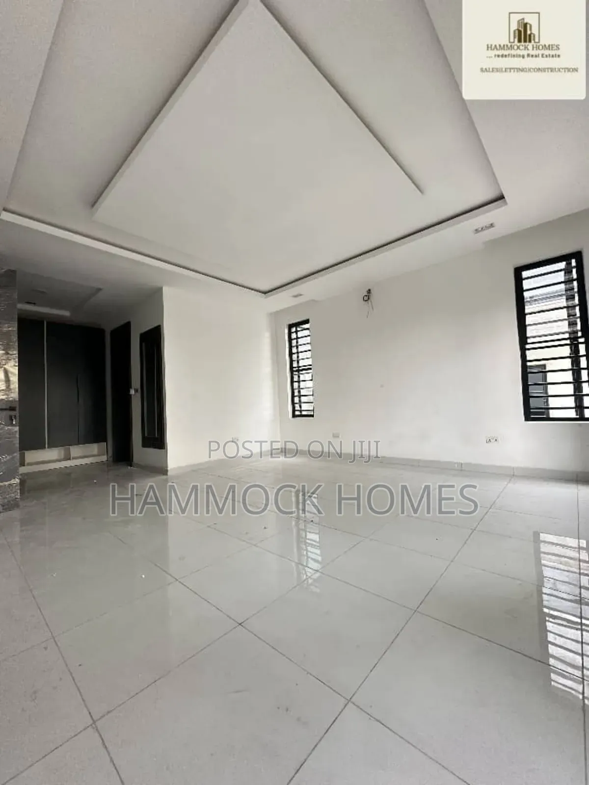 5bdrm Penthouse in Agodi Gra for sale