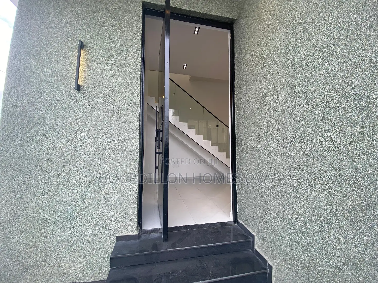 4bdrm Duplex in Addo Road, Ajah for sale