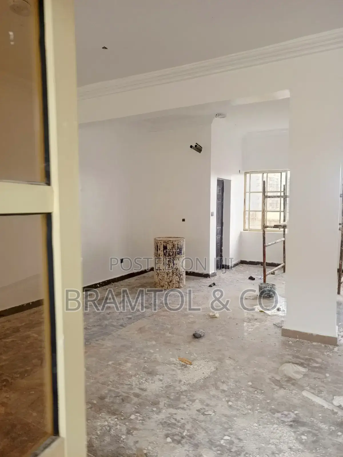 36sqm Office/Shop in a Serviced Plaza in Jabi