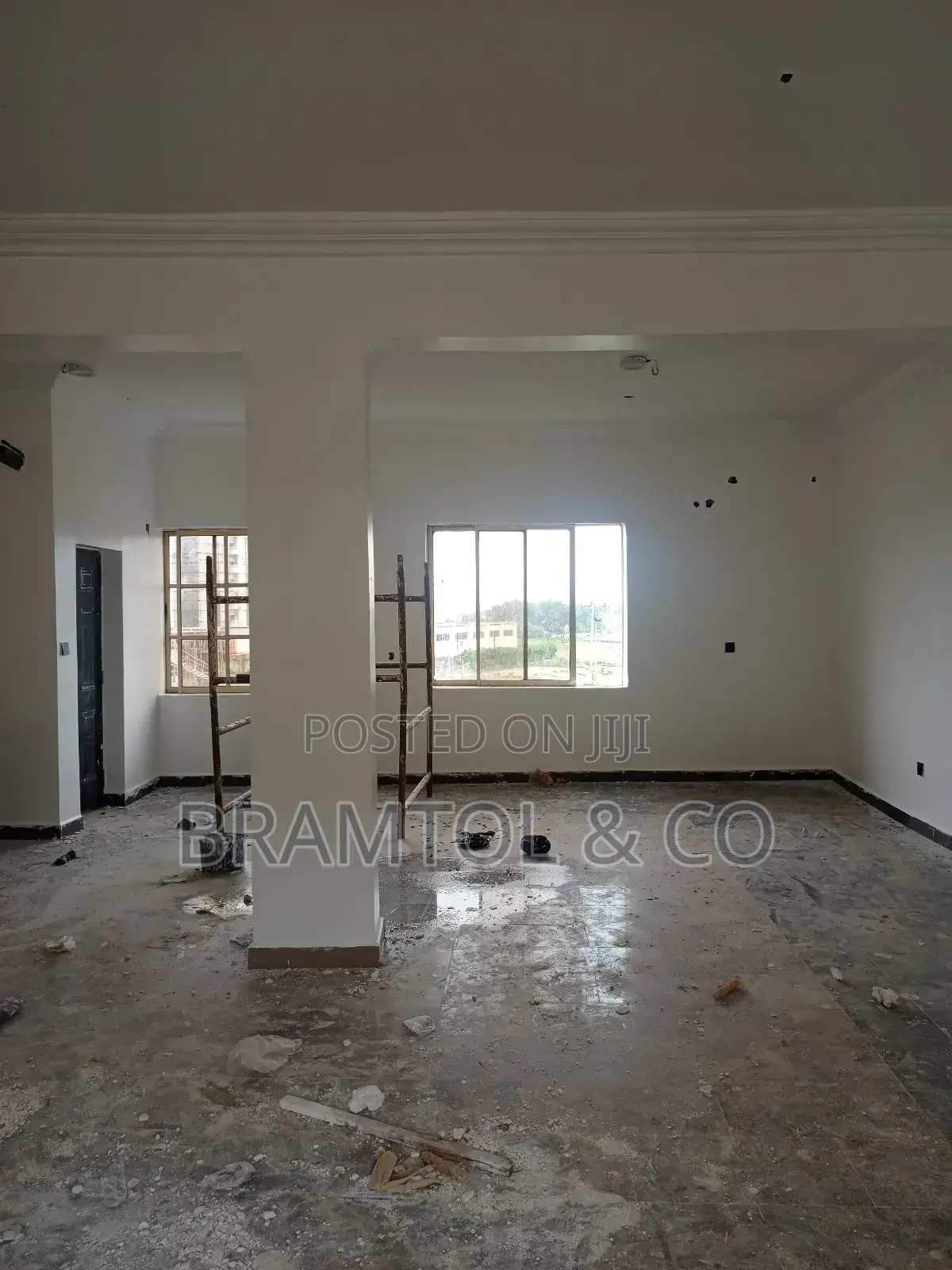 36sqm Office/Shop in a Serviced Plaza in Jabi