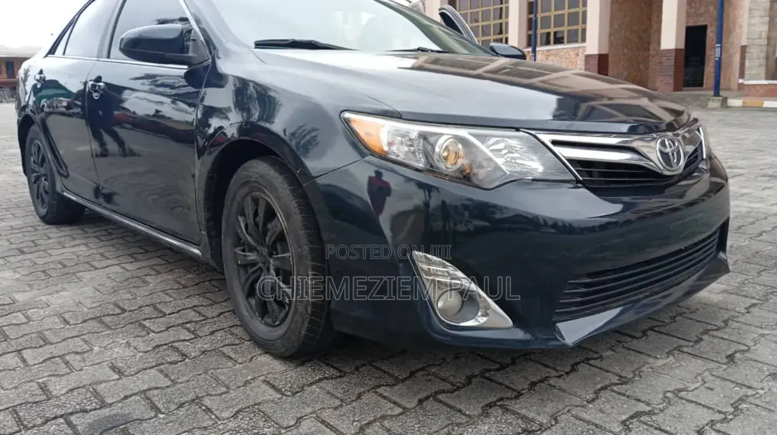 Toyota Camry LE 4dr Sedan (2.5L 4cyl 6A) 2013 Gray
